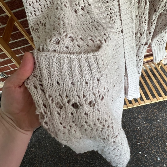 AE crochet hooded cardigan - Picture 5 of 8